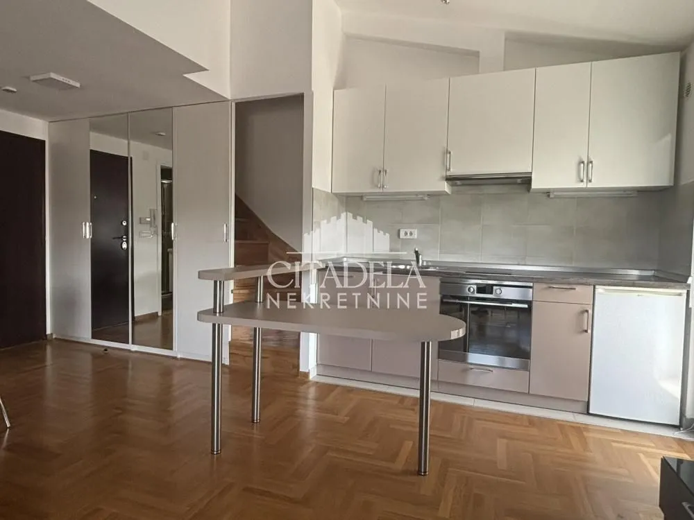 Prodaja, dvosoban stan, 84m², Gradska Bolnica, Zvezdara Sve Podlokacije