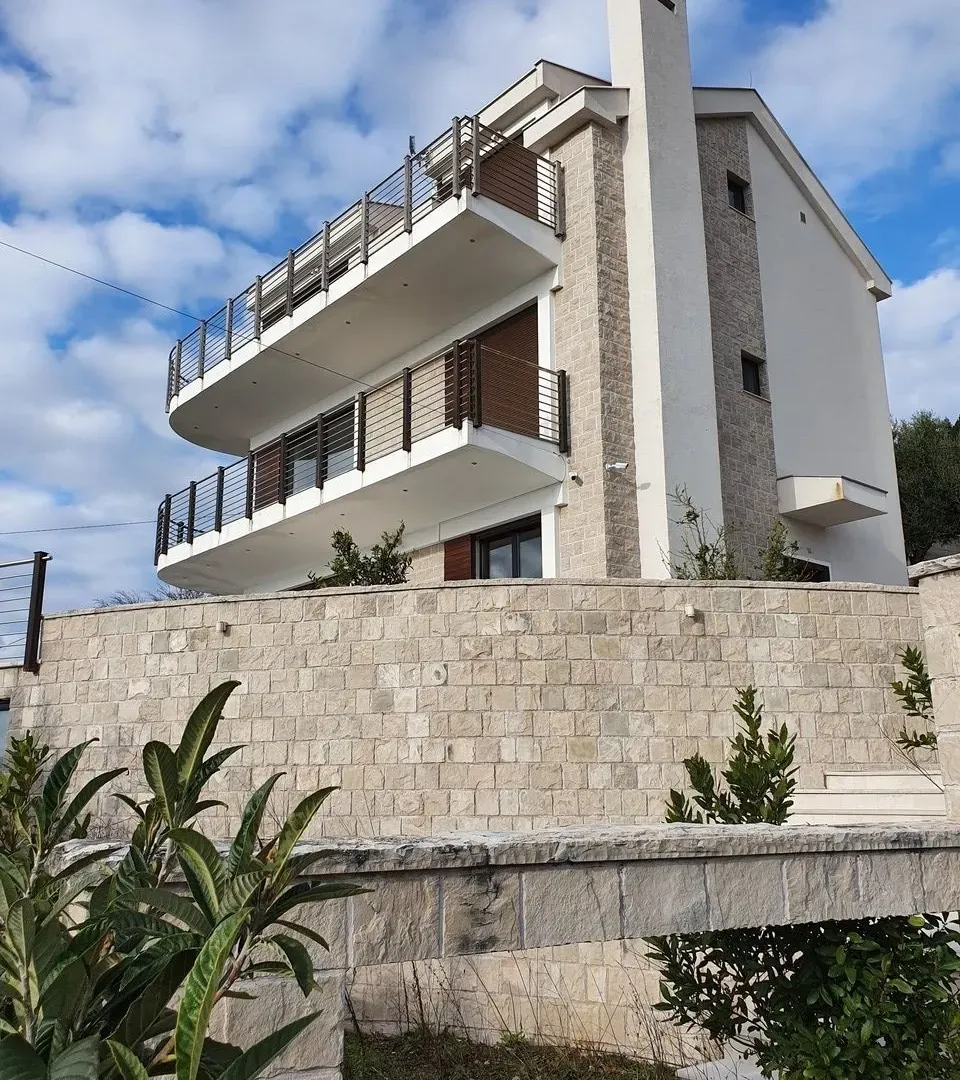 Sale, house, 310m², Dub, Kotor