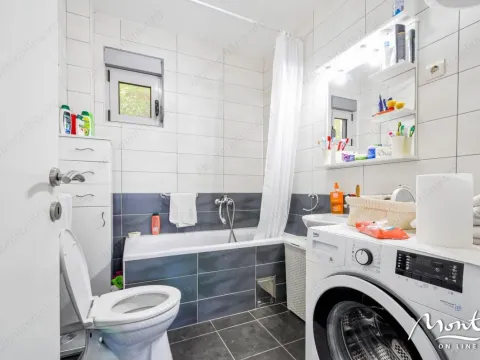 Sale, one bedroom apartment, 50m², Tivat, Crna Gora - image 11