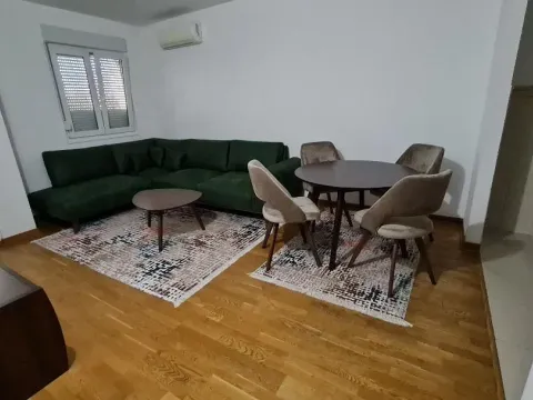 Izdavanje, dvosoban stan, 68m², City Kvart, Podgorica - image 2