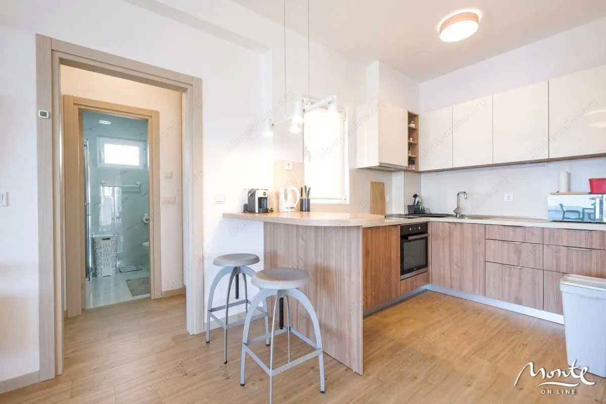 Prodaja, dvosoban stan, 66m², Tivat, Crna Gora