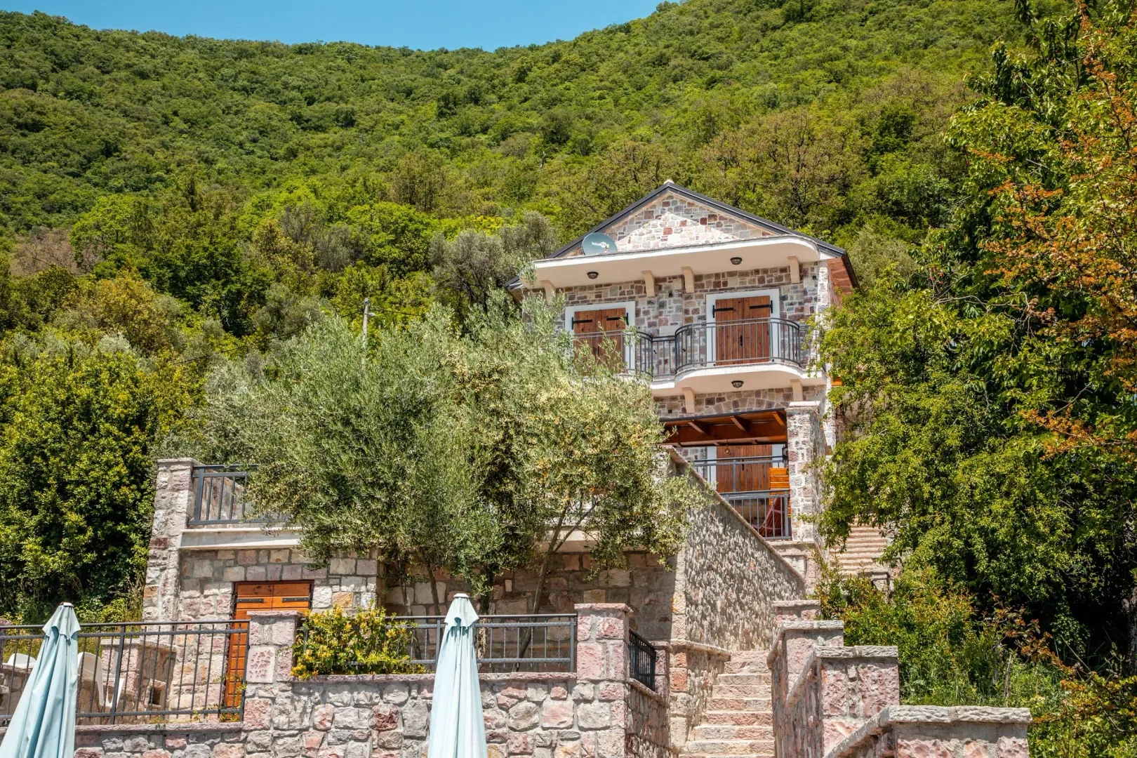 Rent, house, 160m², Tivat, Crna Gora