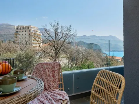 Rent, one bedroom apartment, 51m², Bečići, Budva - image 17