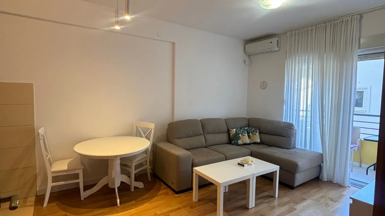 Rent, one bedroom apartment, 39m², Velji Vinogradi, Budva
