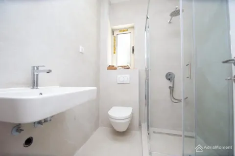 Prodaja, jednosoban stan, 55m², Stoliv, Kotor - image 9