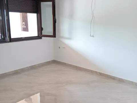 Prodaja, kuća, 180m², Podgorica, Crna Gora - image 12