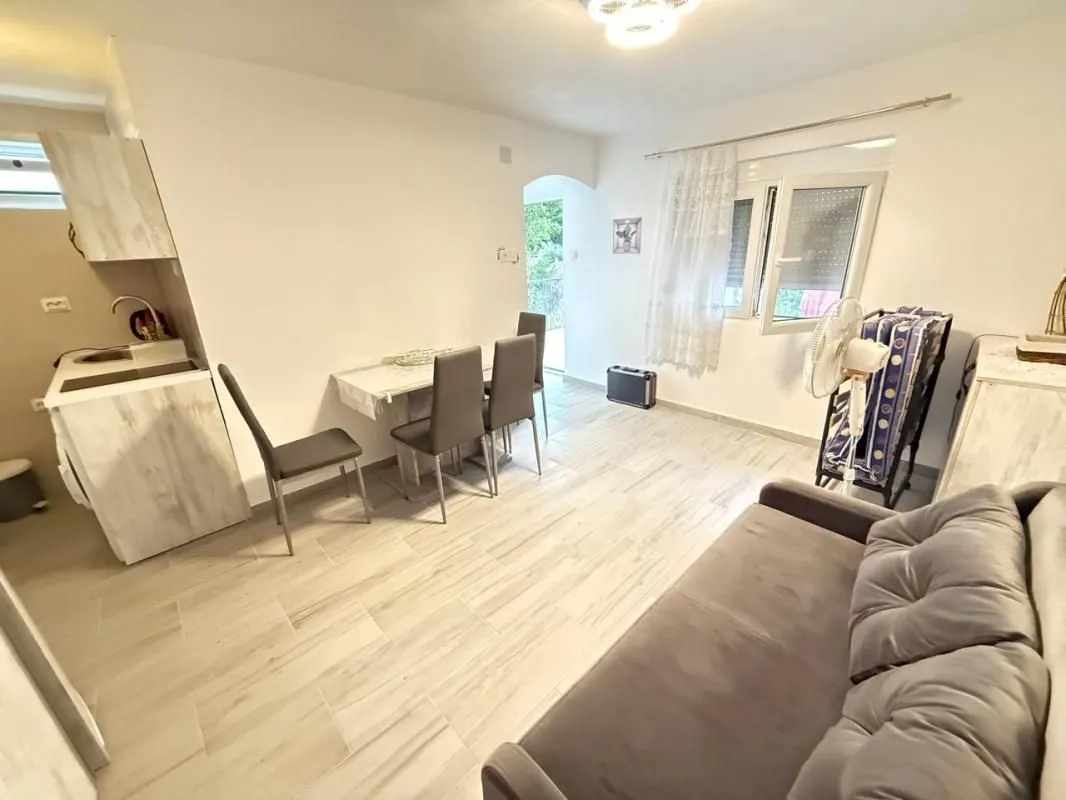 Prodaja, kuća, 68m², Sutomore, Bar