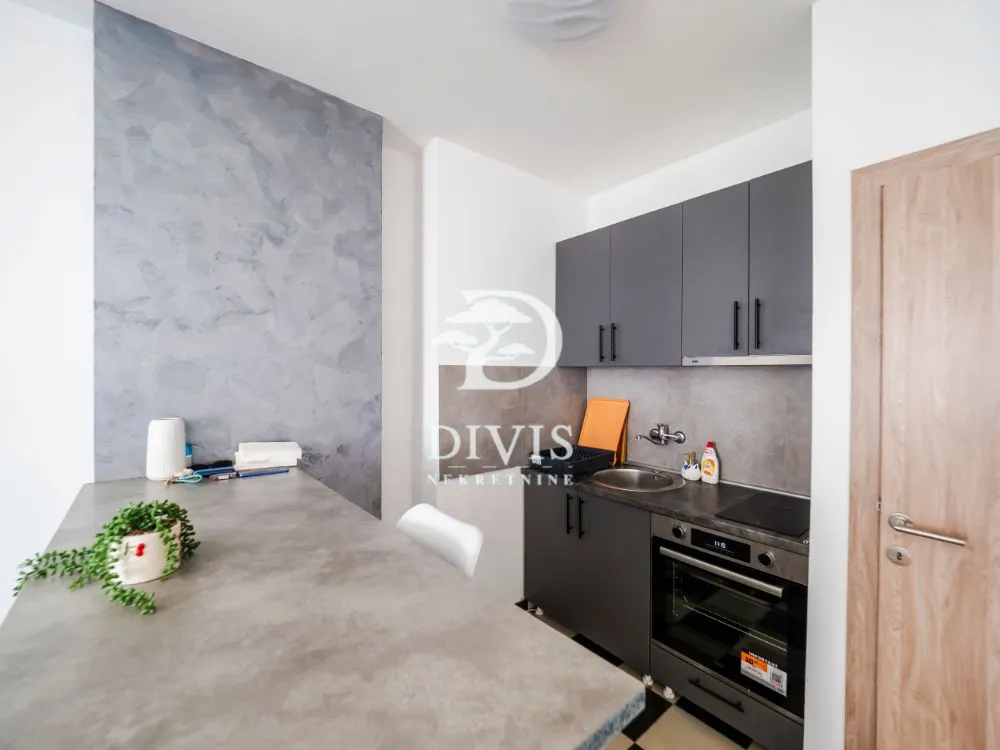 Prodaja, četvorosoban stan, 94m², Lion, Zvezdara Sve Podlokacije