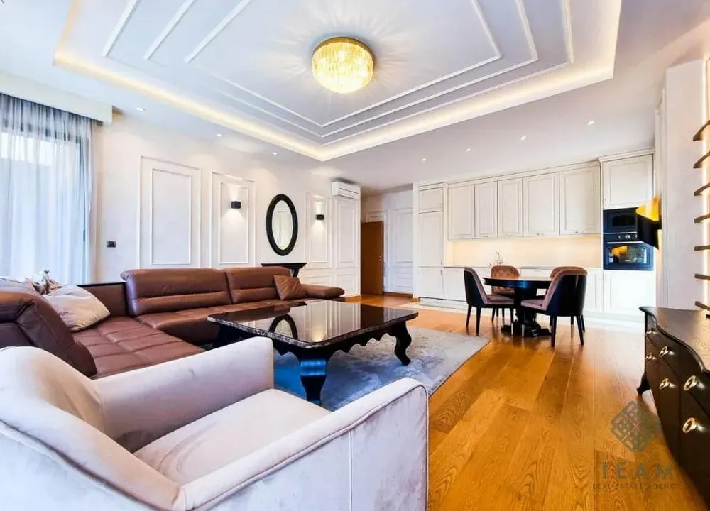 Izdavanje, trosoban stan, 120m², Kod Capital Plaze, Podgorica