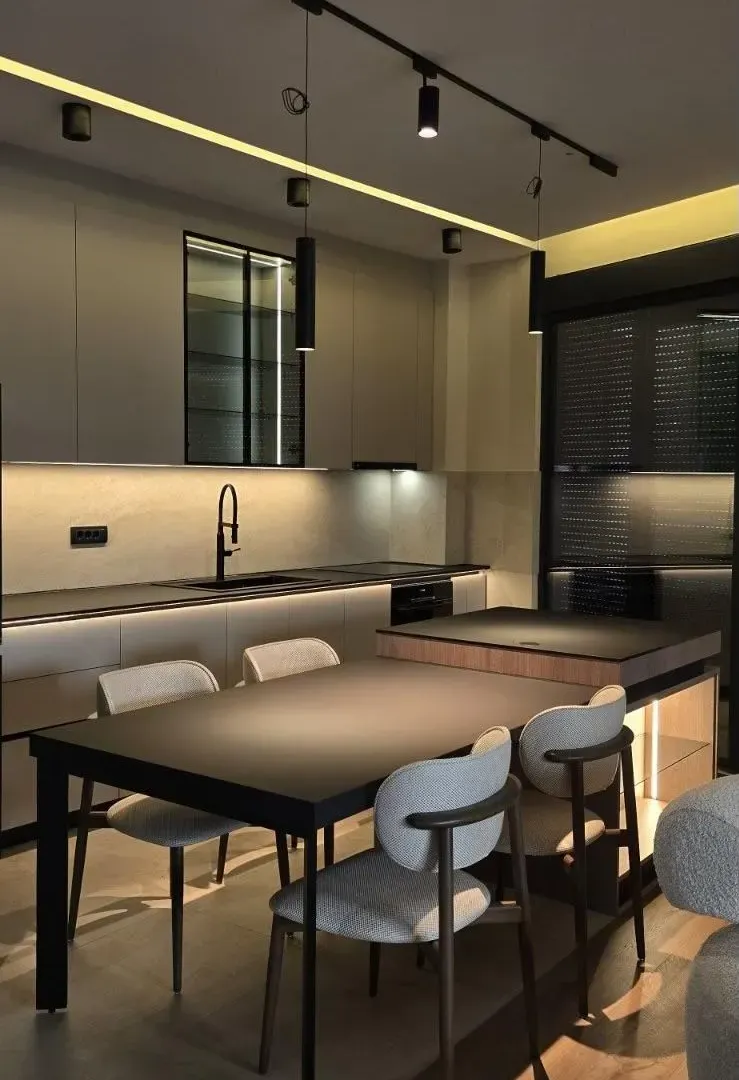 Izdavanje, trosoban stan, 82m², Olimp, Zvezdara Sve Podlokacije