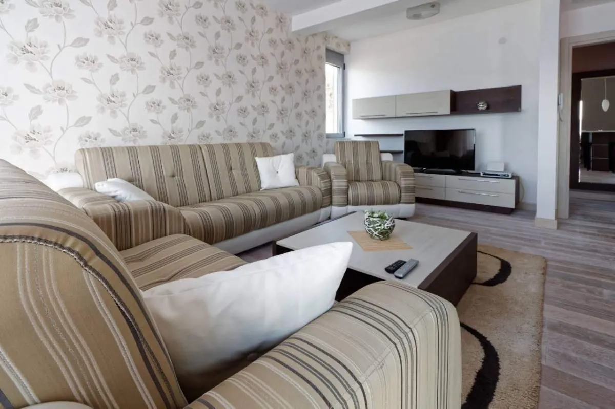 Rent, three bedroom apartment, 140m², Opatovo, Tivat