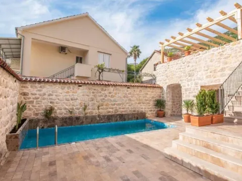 Prodaja, kuća, 320m², Risan, Kotor - image 2