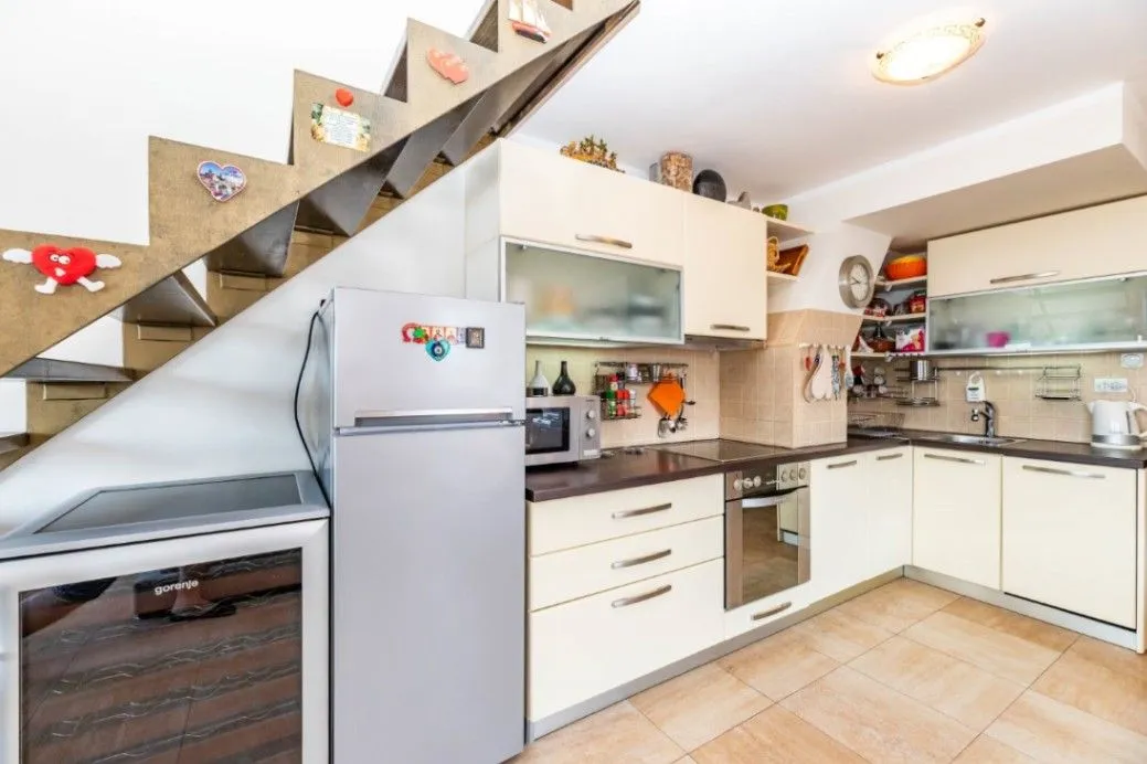 Prodaja, dvosoban stan, 78m², Kamenari, Herceg Novi