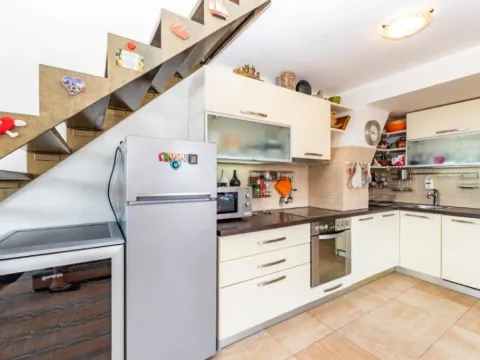 Sale, two bedroom apartment, 78m², Kamenari, Herceg Novi - image 9