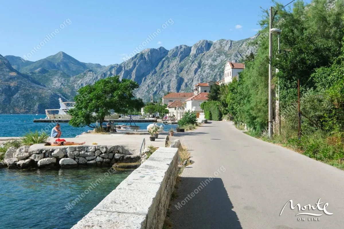 Prodaja, dvosoban stan, 85m², Dobrota, Kotor