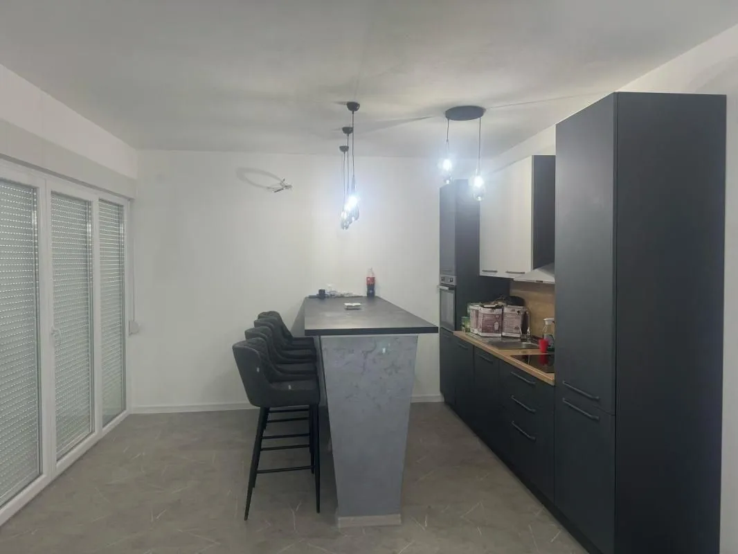 Izdavanje, kuća, 100m², Krimovica, Kotor