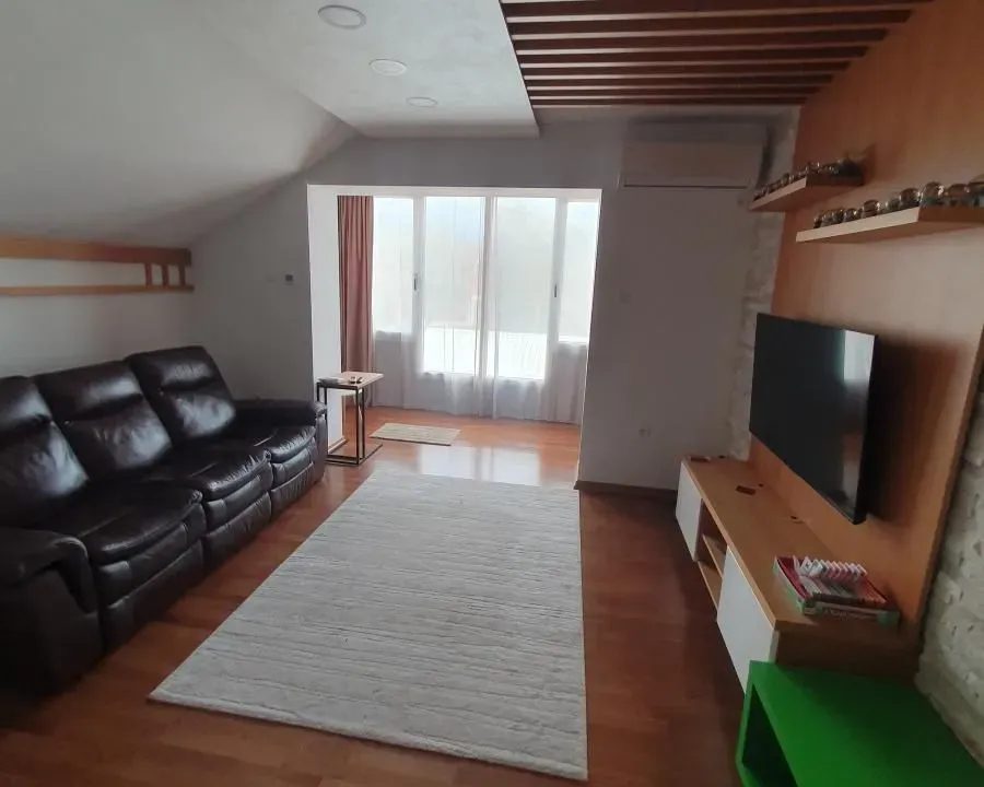 Prodaja, trosoban stan, 64m², Ruma, Srbija