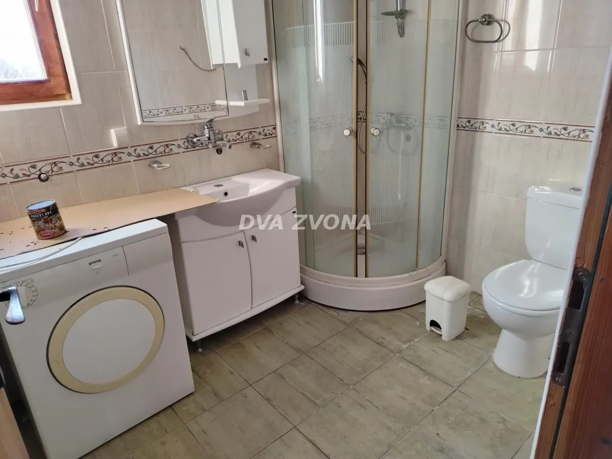 Prodaja, kuća, 170m², Centar, Inđija