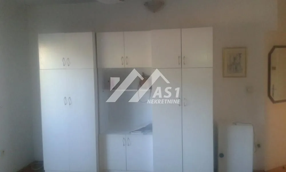 Izdavanje, jednosoban stan, 34m², Grbavica, Novi Sad Sve Podlokacije