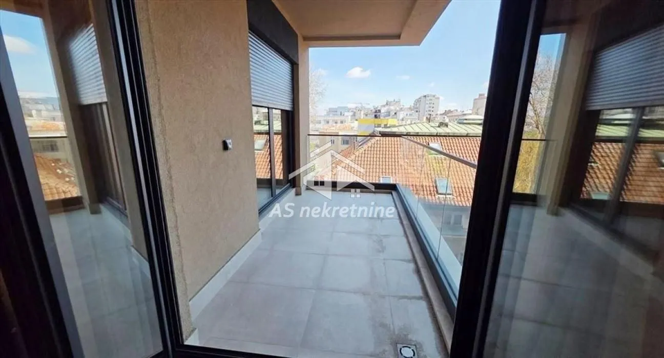 Izdavanje, trosoban stan, 95m², Savski Venac, Beograd