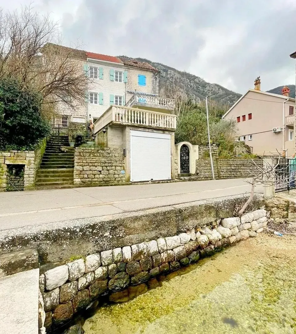 Sale, house, 120m², Prčanj, Kotor