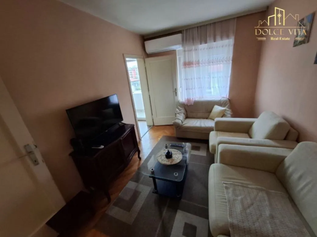 Izdavanje, jednosoban stan, 50m², Oktobarske Revolucije, Podgorica