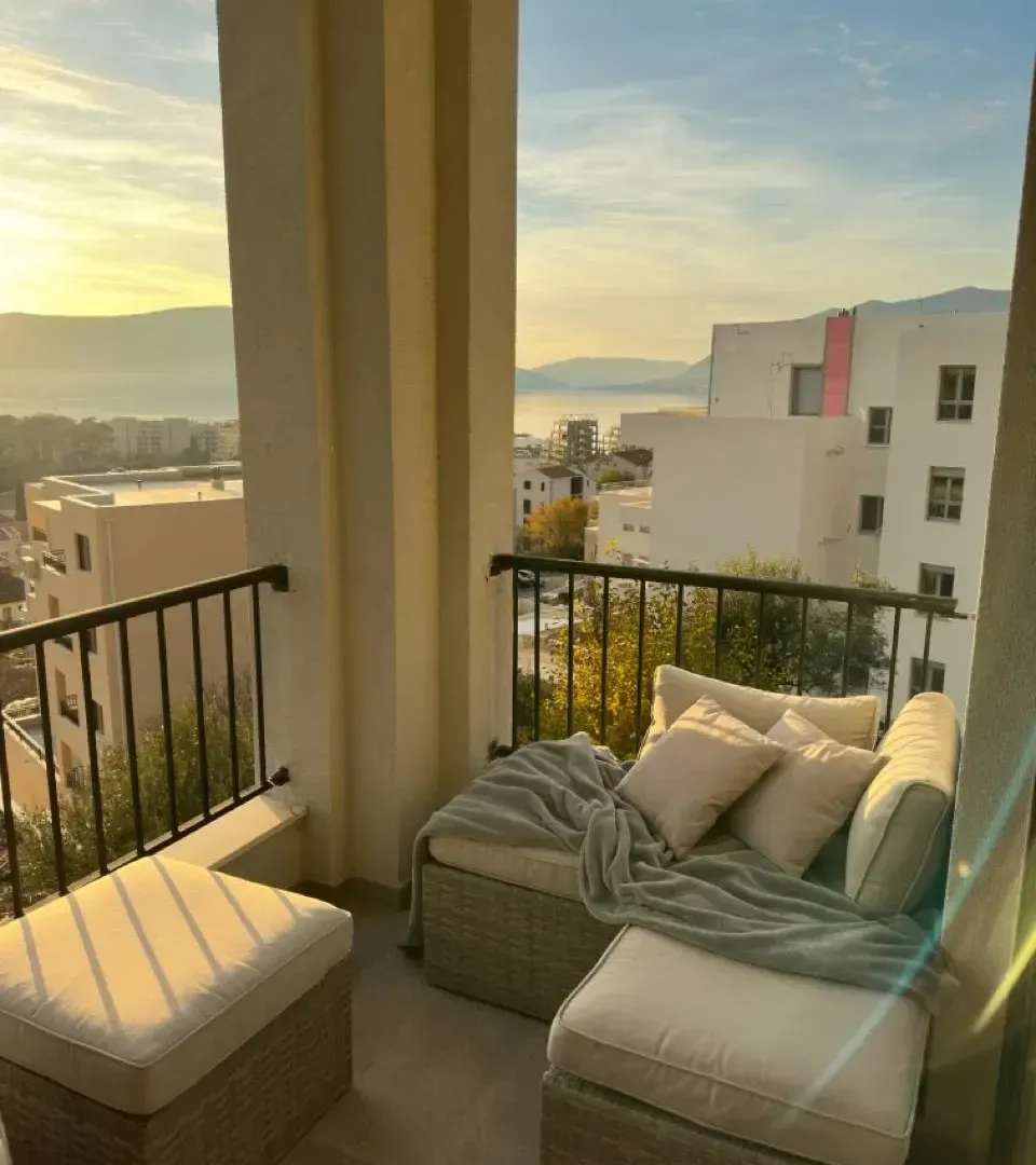 Rent, apartment, 71m², Tivat, Crna Gora