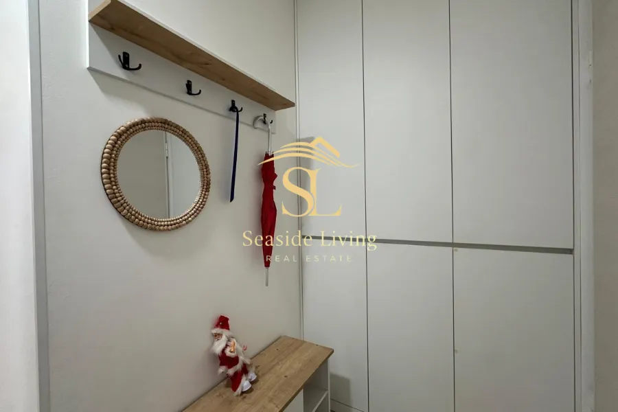 Prodaja, dvosoban stan, 86m², Dobrota, Kotor