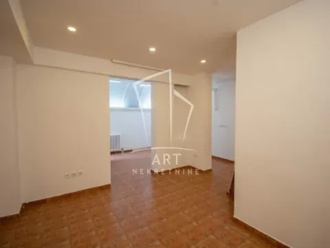 Prodaja, četvorosoban stan, 133m², Slavija, Vračar Sve Podlokacije - image 10