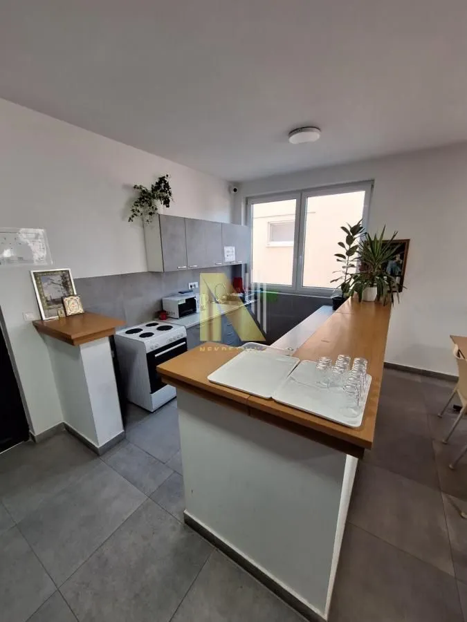 Sale, office space, 1252m², Stara Pazova, Srbija