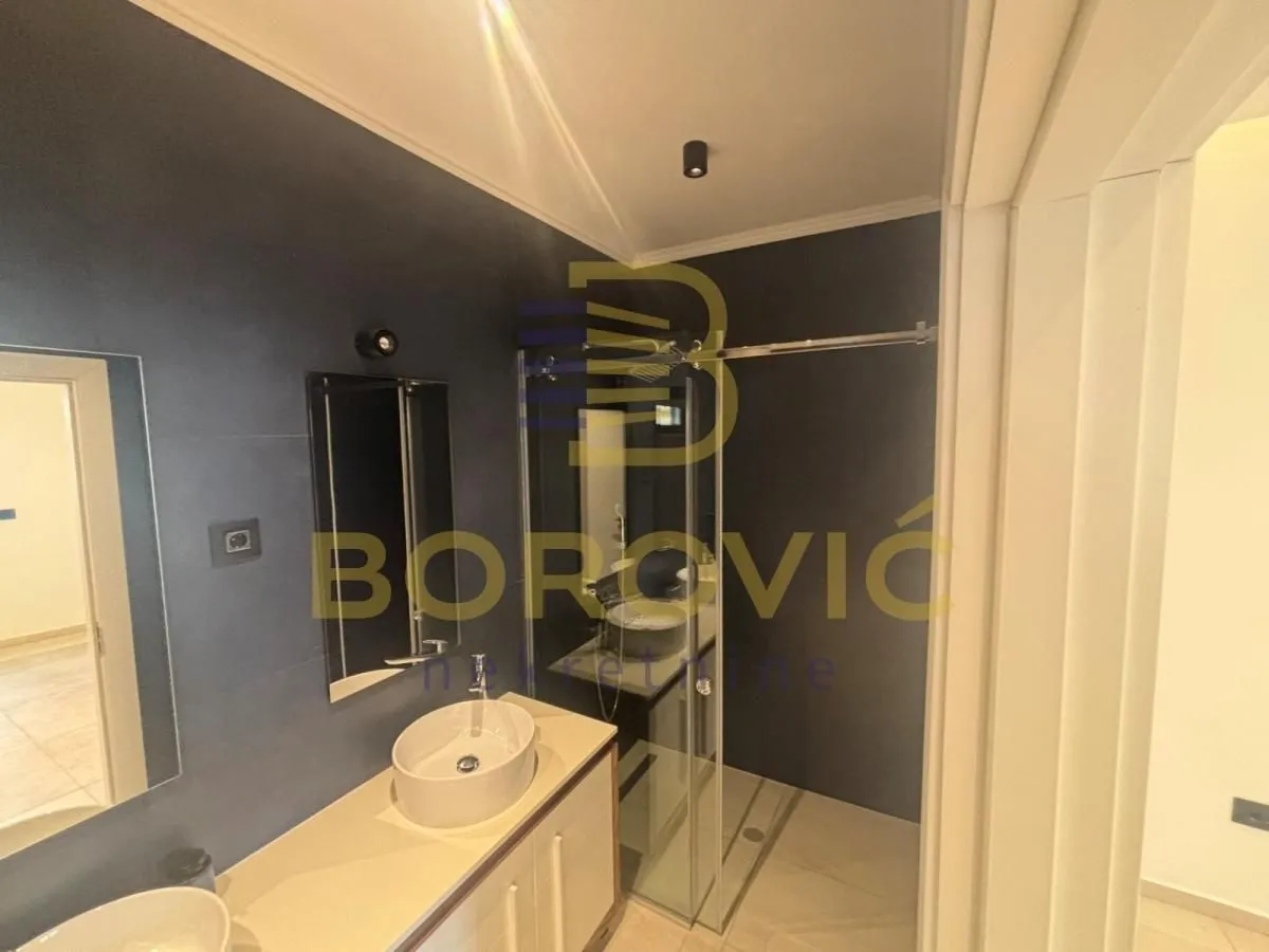 Rent, four bedroom apartment, 123m², Čubura, Beograd