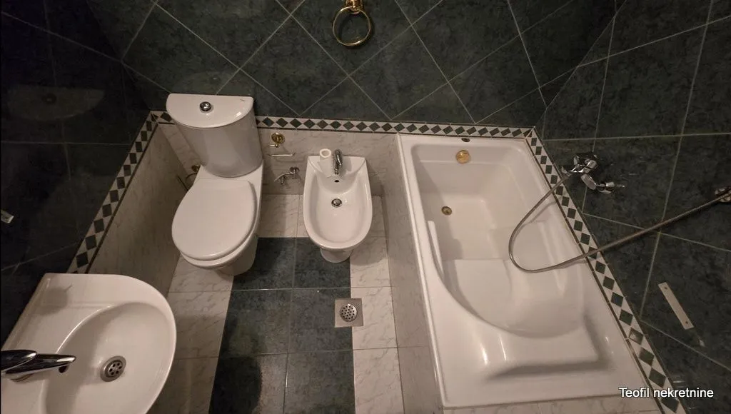 Izdavanje, kuća, 550m², Senjak, Beograd