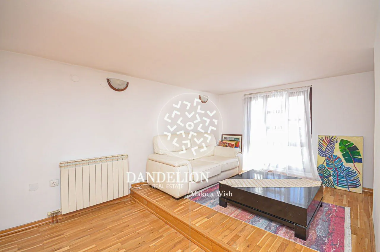 Izdavanje, stan, 300m², Gorica C, Podgorica
