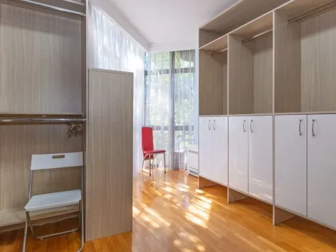 Sale, three bedroom apartment, 137m², Podgorica, Crna Gora - image 9