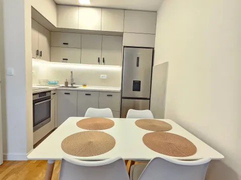 Izdavanje, jednosoban stan, 40m², Pobrežje, Podgorica - image 4