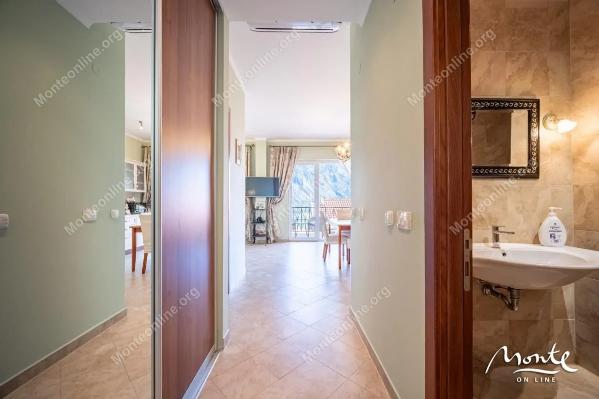 Prodaja, jednosoban stan, 63m², Orahovac, Kotor