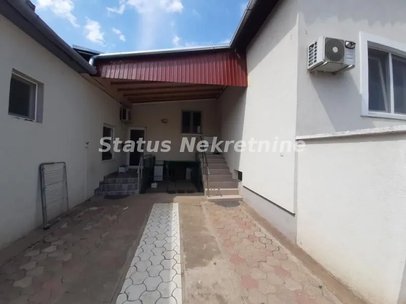 Prodaja, kuća, 157m², Salajka, Novi Sad Sve Podlokacije