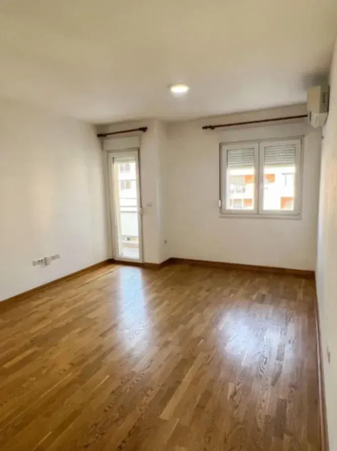 Izdavanje, jednosoban stan, 44m², City Kvart, Podgorica