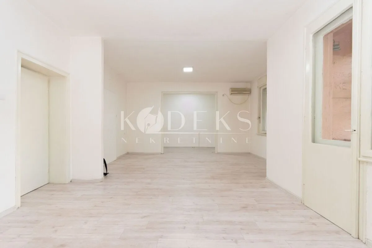 Rent, office space, 85m², Centar, Podgorica