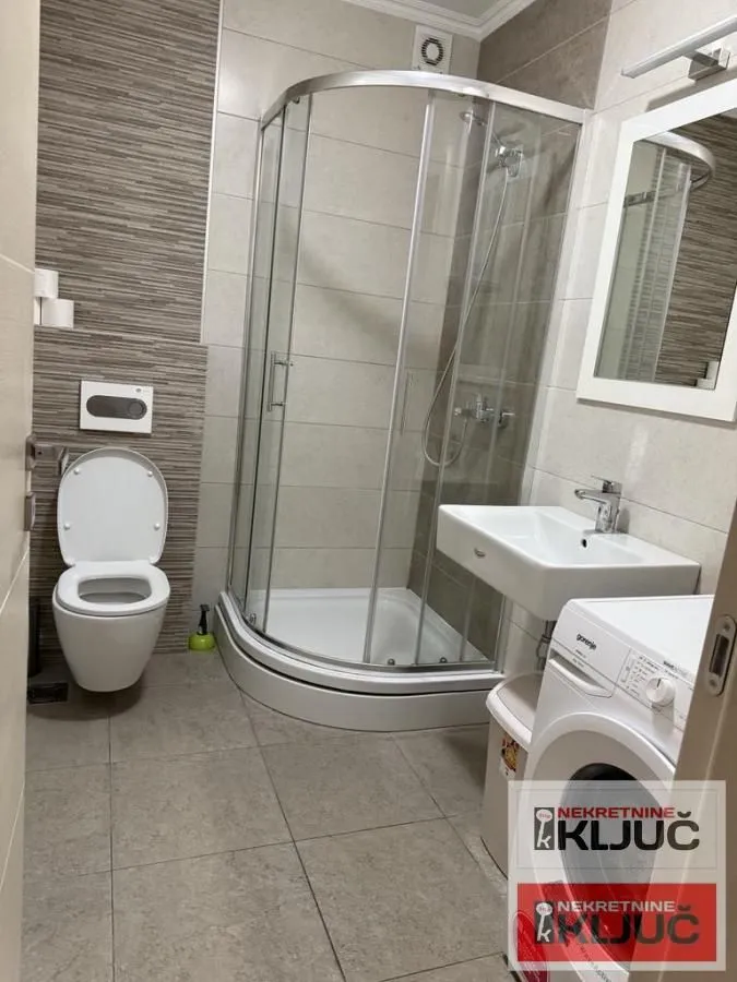Izdavanje, jednosoban stan, 47m², Bulevar Oslobodjenja, Novi Sad Sve Podlokacije