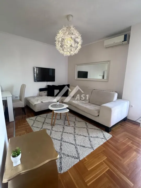 Rent, two bedroom apartment, 40m², Bulevar Oslobodjenja, Novi Sad Sve Podlokacije