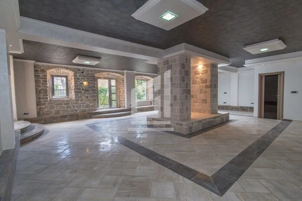 Sale, office space, 102m², Herceg Novi, Crna Gora