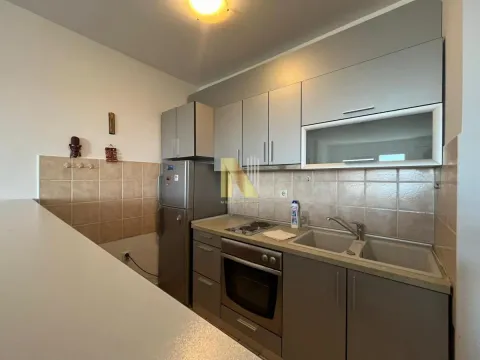 Izdavanje, dvosoban stan, 39m², Bulevar Evrope, Novi Sad Sve Podlokacije - image 9