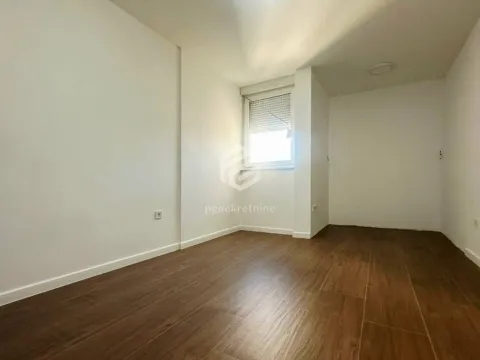 Sale, three bedroom apartment, 74m², Pobrežje, Podgorica - image 10