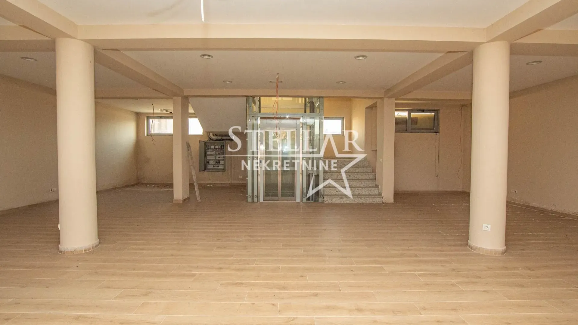 Rent, office space, 386m², Gornja Gorica, Podgorica
