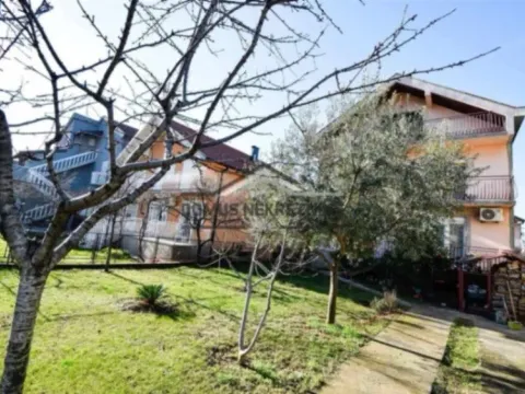 Prodaja, kuća, 223m², Stari Aerodrom, Podgorica - image 2