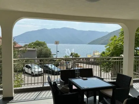 Izdavanje, garsonjera, 31m², Risan, Kotor - image 1