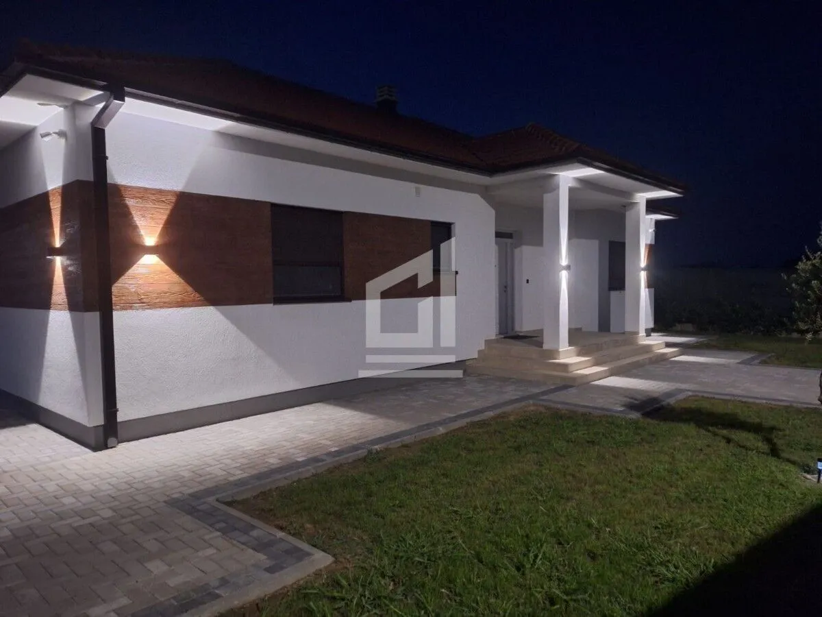 Prodaja, kuća, 200m², Podgorica, Crna Gora