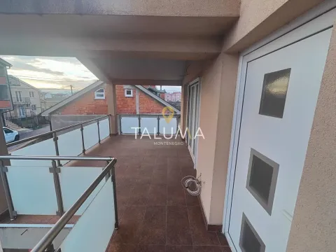 Prodaja, kuća, 200m², Karaburško Polje, Podgorica - image 8