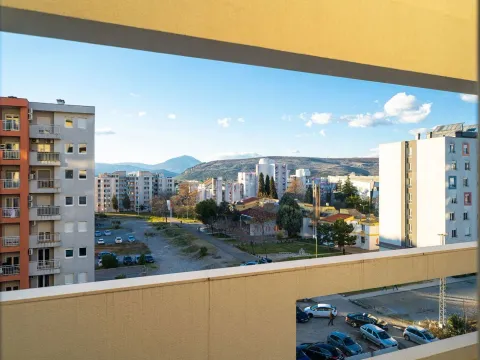 Izdavanje, dvosoban stan, 70m², Master Kvart, Podgorica - image 18